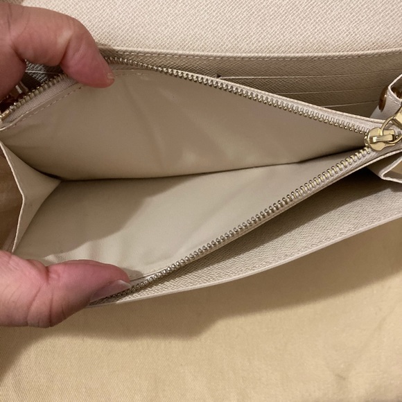 Louis Vuitton Sarah Wallet Damier Azur - Picture 6 of 16